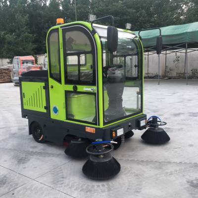 環(huán)衛(wèi)封閉駕駛式垃圾掃路車(chē) 工廠、景區(qū)、學(xué)校清潔的革新力量